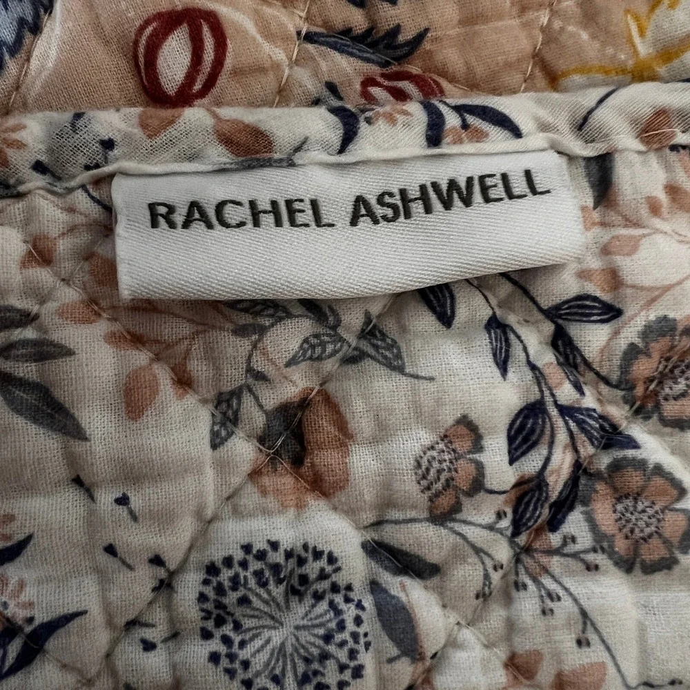 Rachel Ashwell type quilt